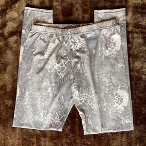 Stella Elyse Tag Size S/M Legwear Off-White/Gray Snake Print Leggings